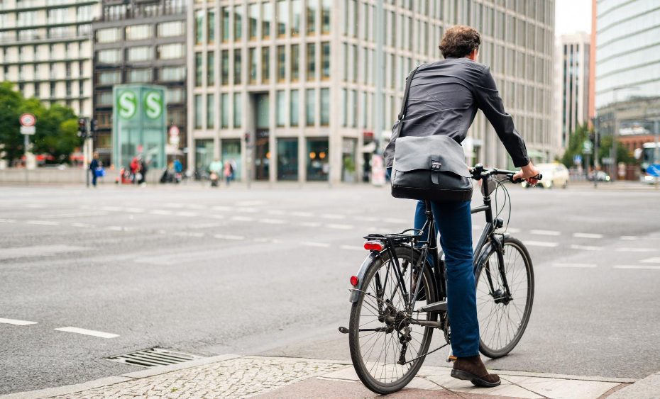 Why are cyclists the happiest commuters?